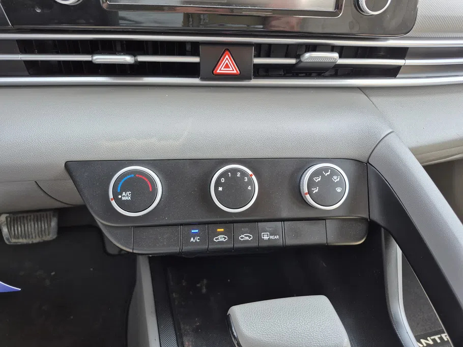2024 Hyundai Elantra Fleet 