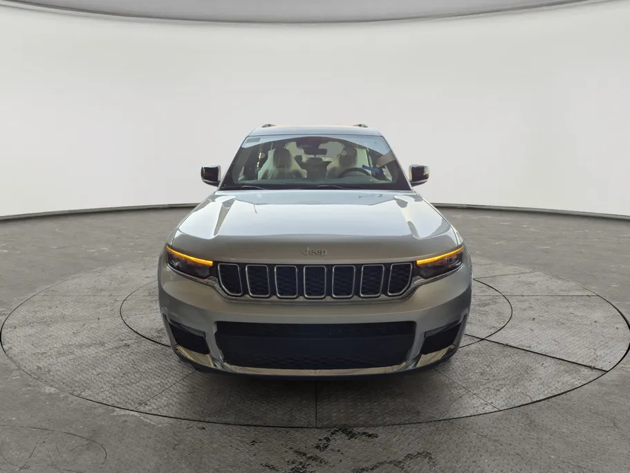 2025 Jeep Grand Cherokee لاريدو 