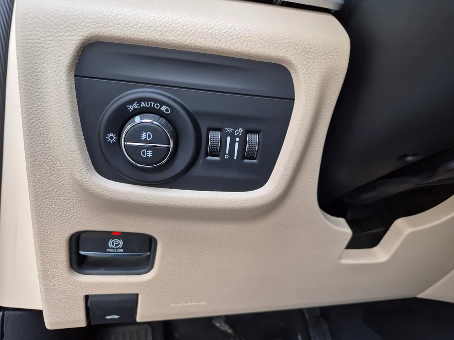 2025 Jeep Grand Cherokee لاريدو 