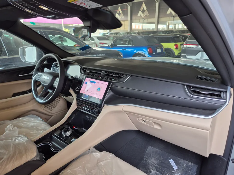 2025 Jeep Grand Cherokee لاريدو 