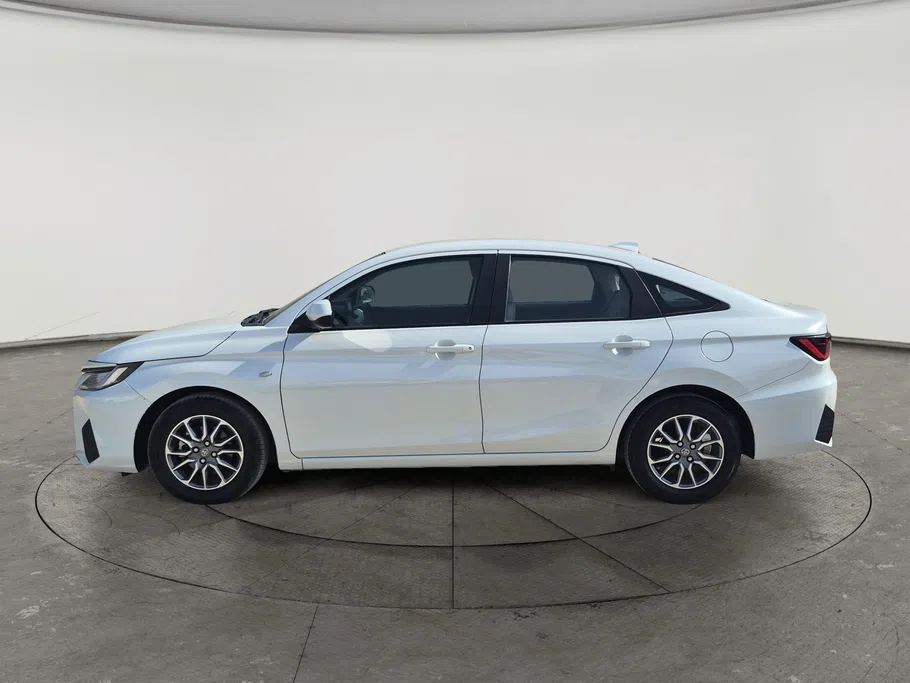 2024 Toyota Yaris  Y 