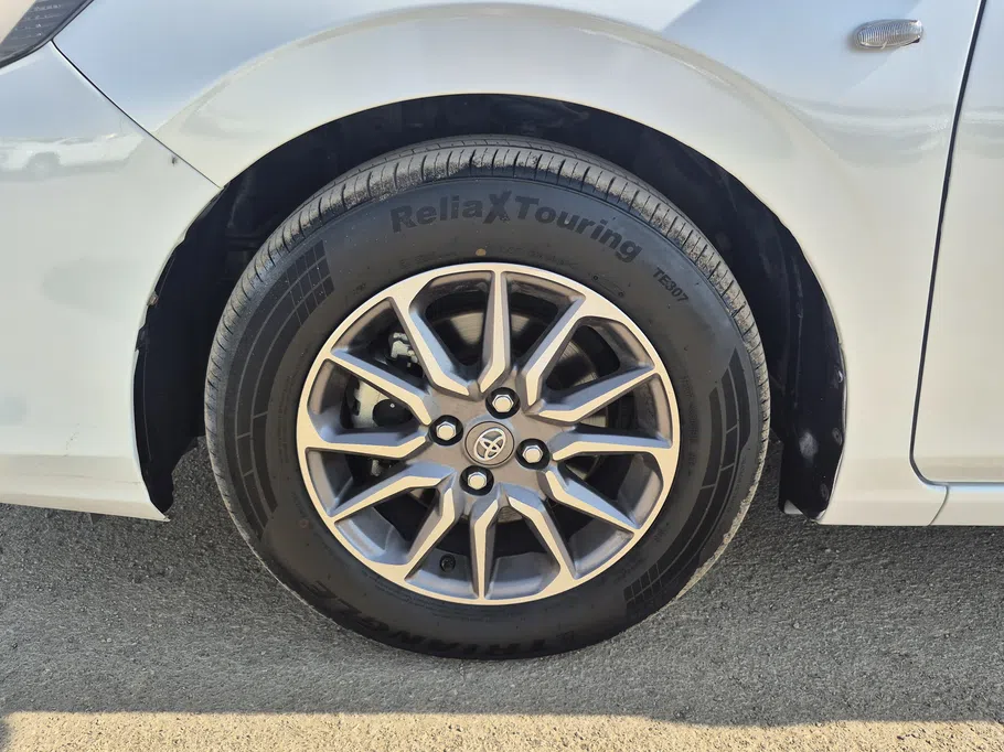 2024 Toyota Yaris  Y 