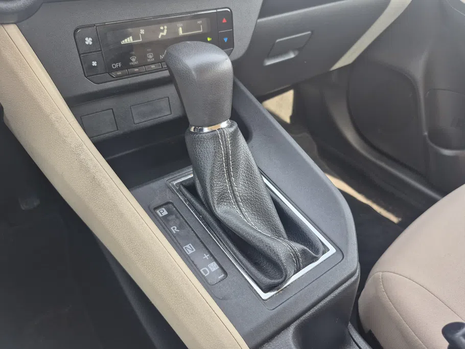 2024 Toyota Yaris  Y 