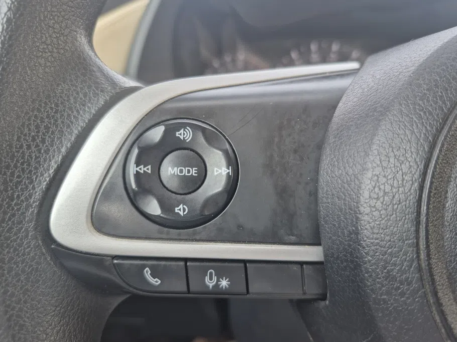2024 Toyota Yaris  Y 
