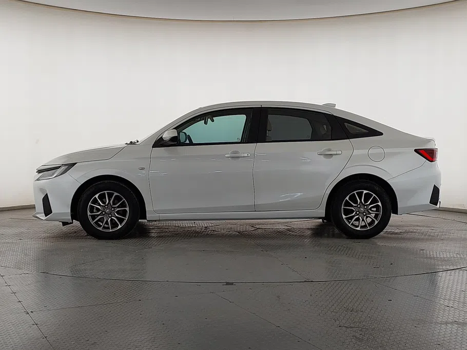 2023 Toyota Yaris  Y 