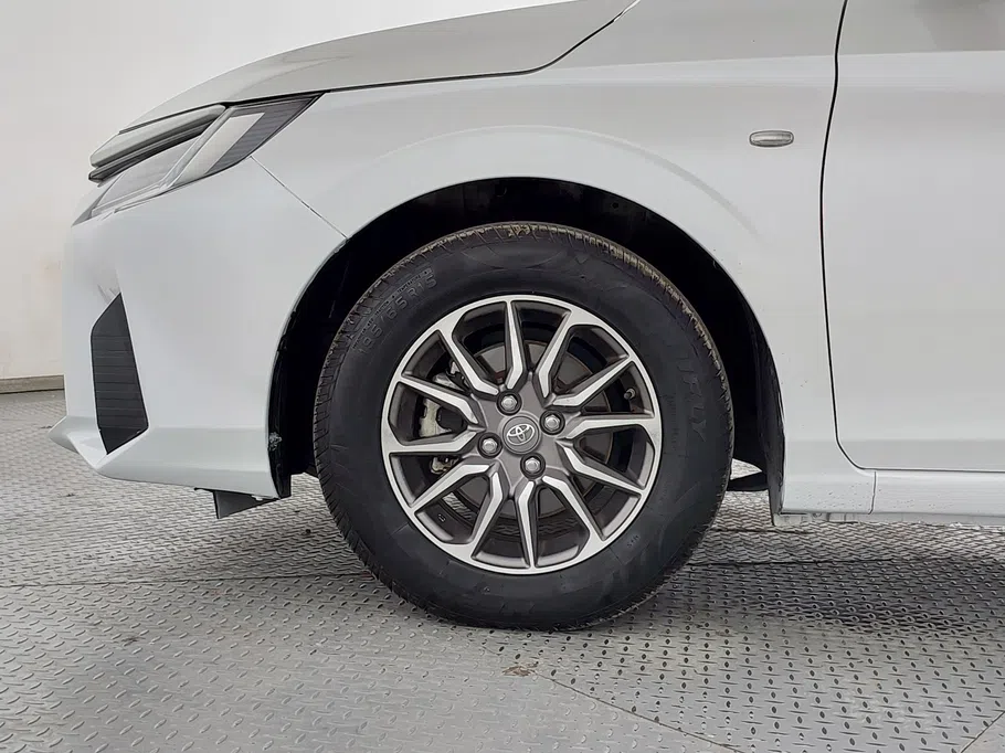 2023 Toyota Yaris  Y 