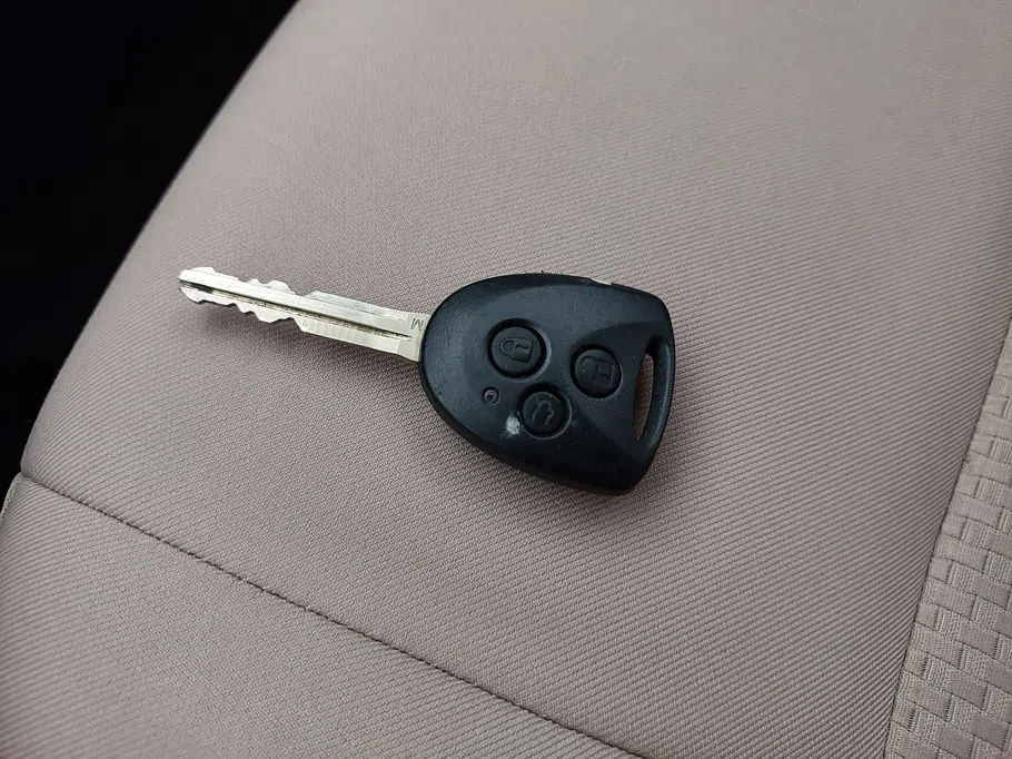 2023 Toyota Yaris  Y 