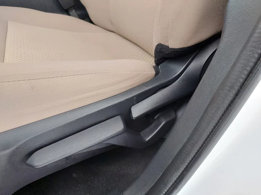 2023 Toyota Yaris  Y 