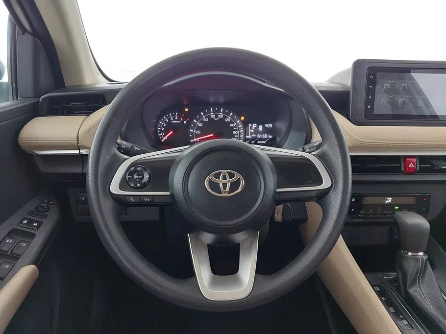2023 Toyota Yaris  Y 