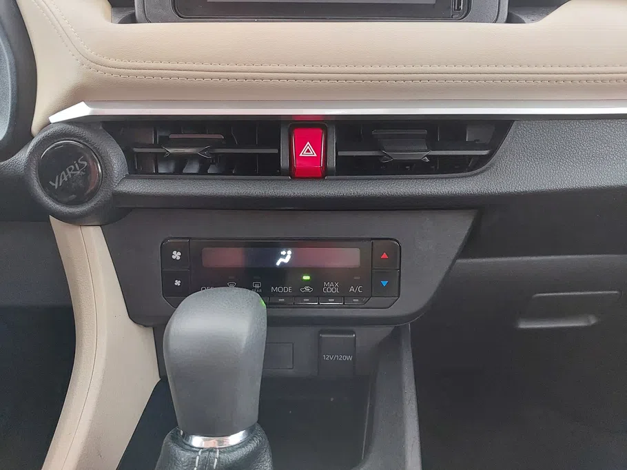 2023 Toyota Yaris  Y 
