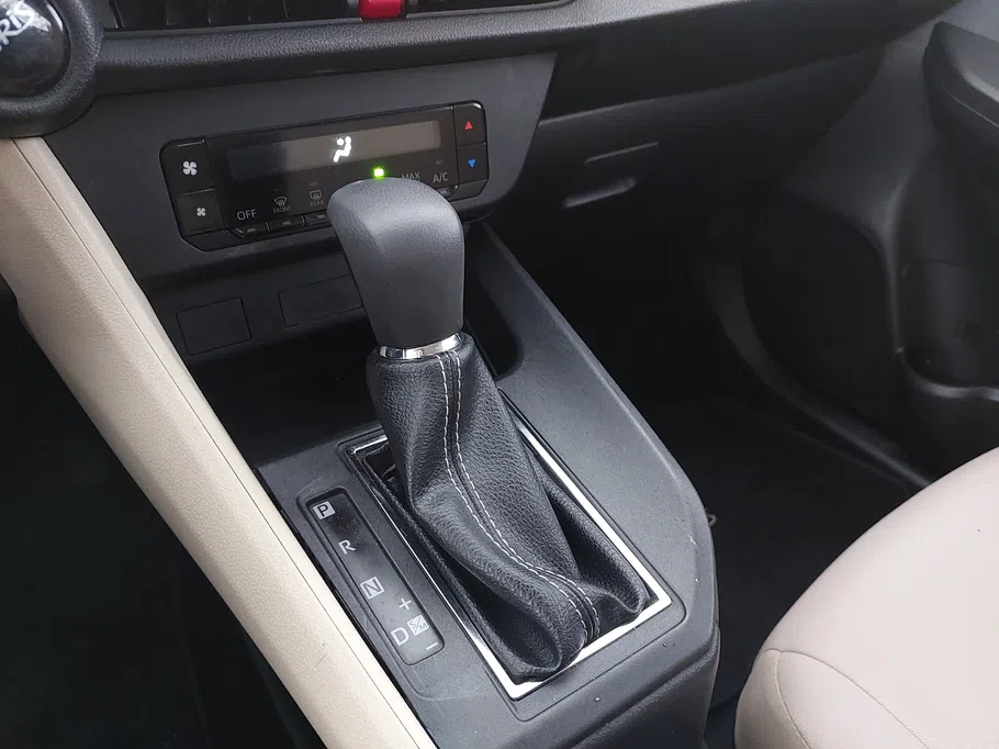 2023 Toyota Yaris  Y 