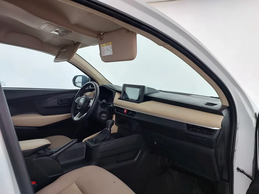 2023 Toyota Yaris  Y 
