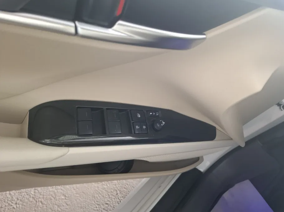 2024 Toyota Camry  GLE 