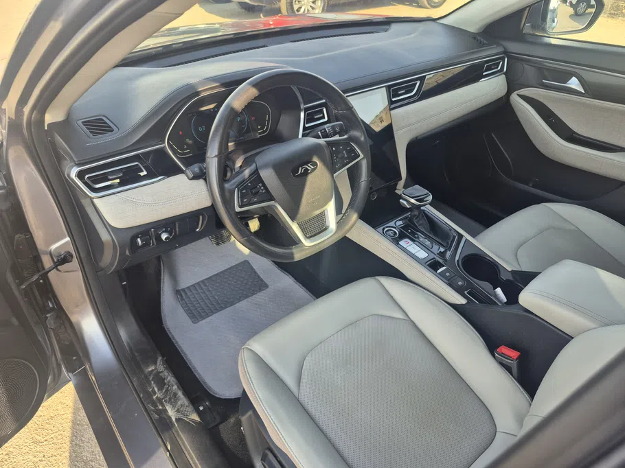 2025 JAC J7 LUXURY 