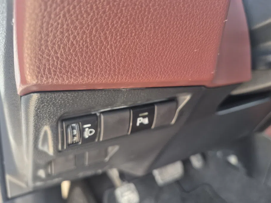 تويوتا كورولا كروس XLE HEV 2024 