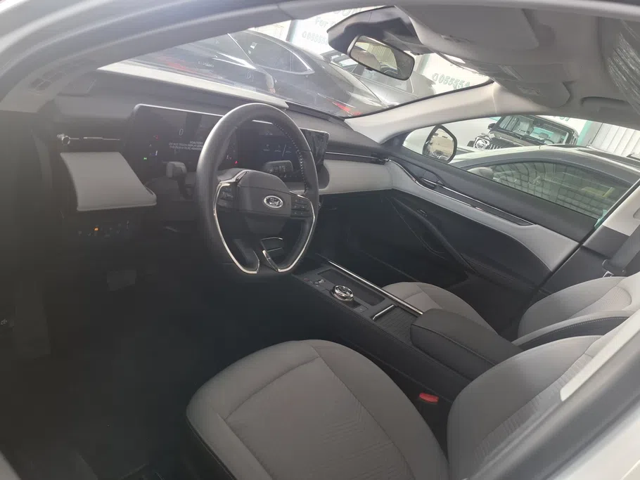 2025 Ford Taurus Ambiente FHEV 