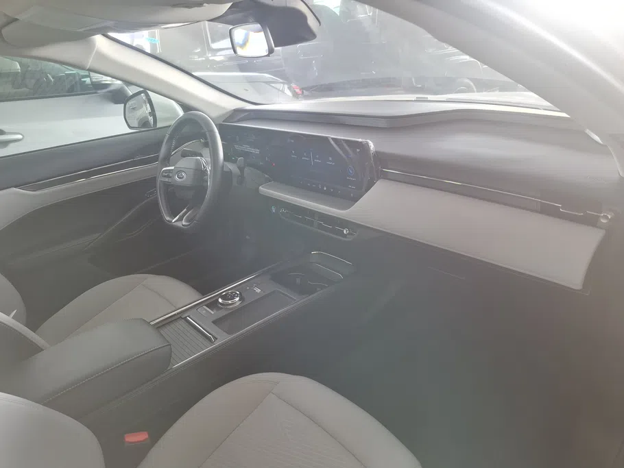 2025 Ford Taurus Ambiente FHEV 
