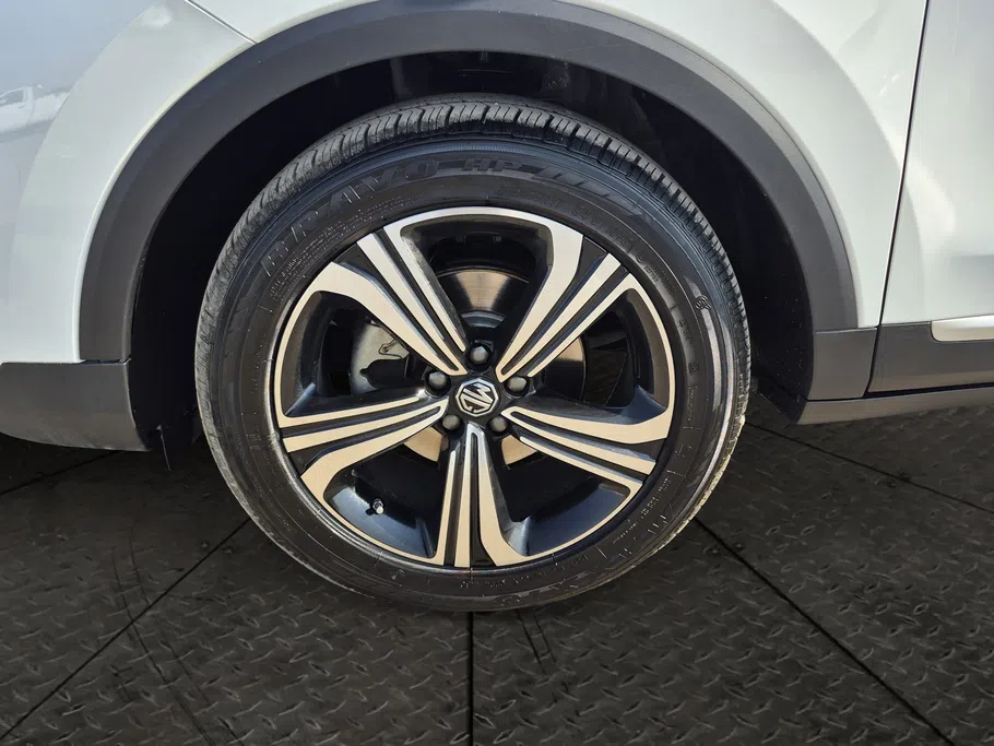 2025 MG ZS LUX 