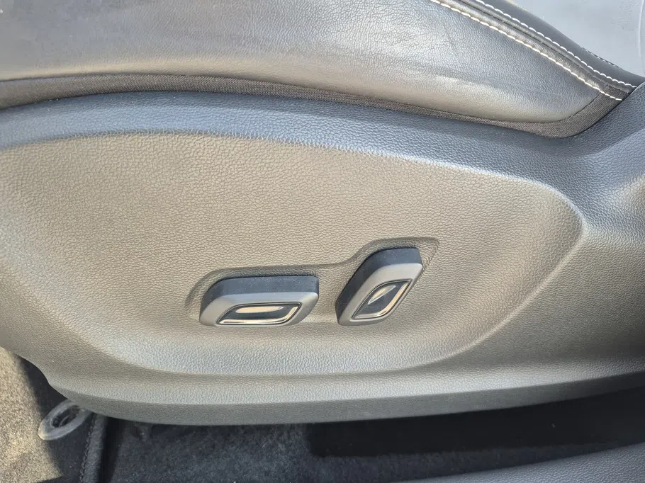 2025 MG ZS LUX 