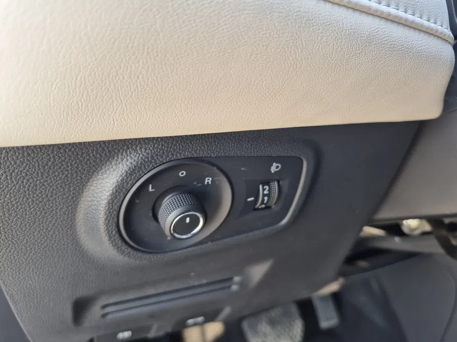 2025 MG ZS LUX 