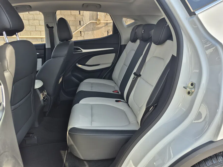 2025 MG ZS LUX 