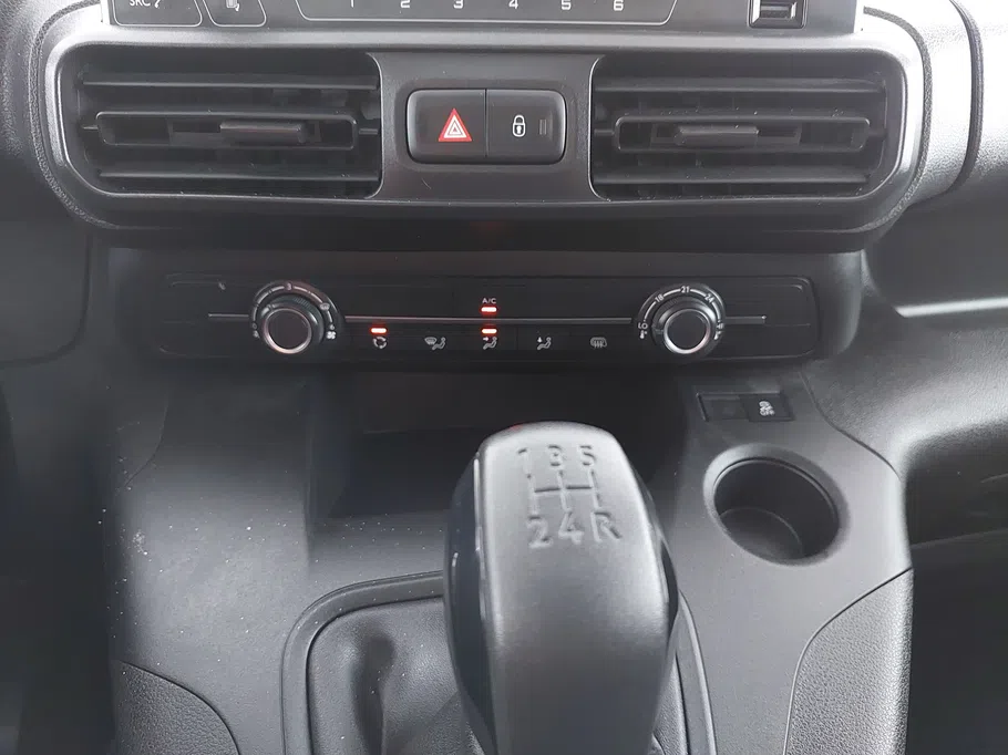 بيجو بارتنر Short van 2023 