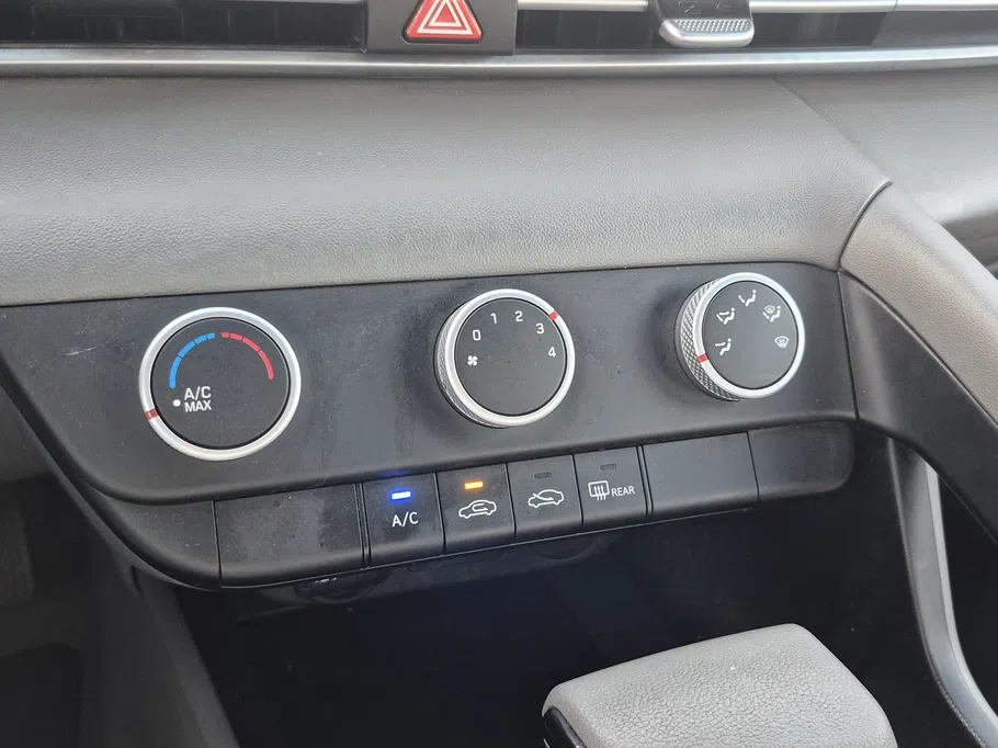 2024 Hyundai Elantra Fleet 