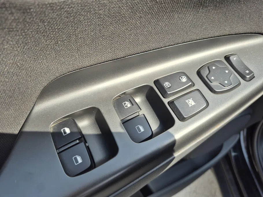 2023 Hyundai Kona SMART 