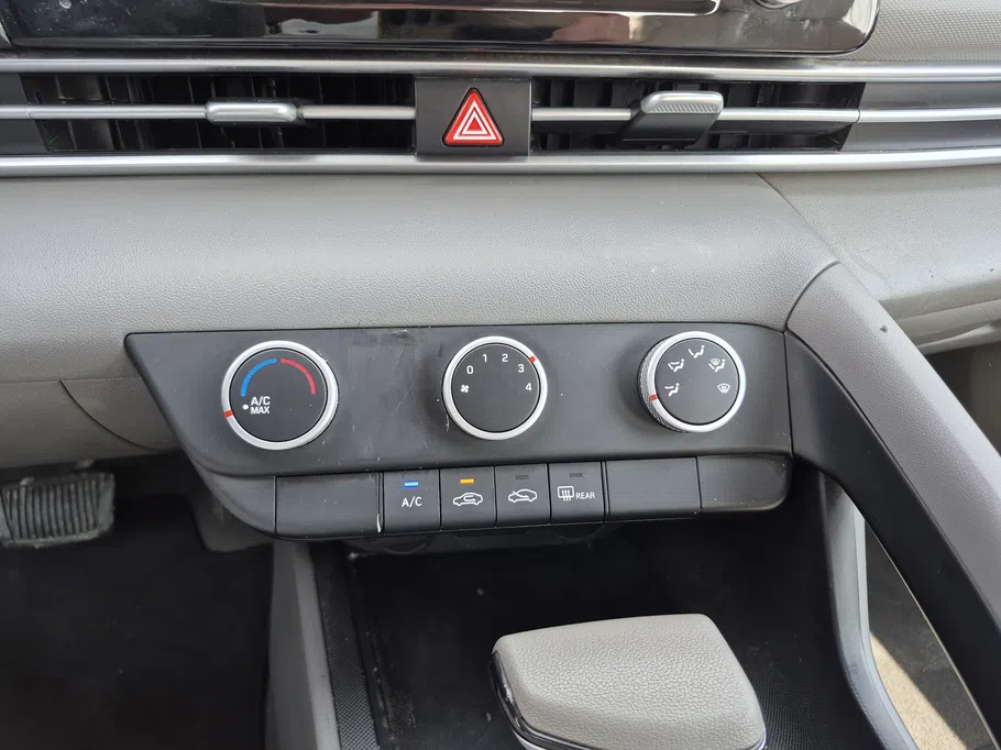 2024 Hyundai Elantra Fleet 