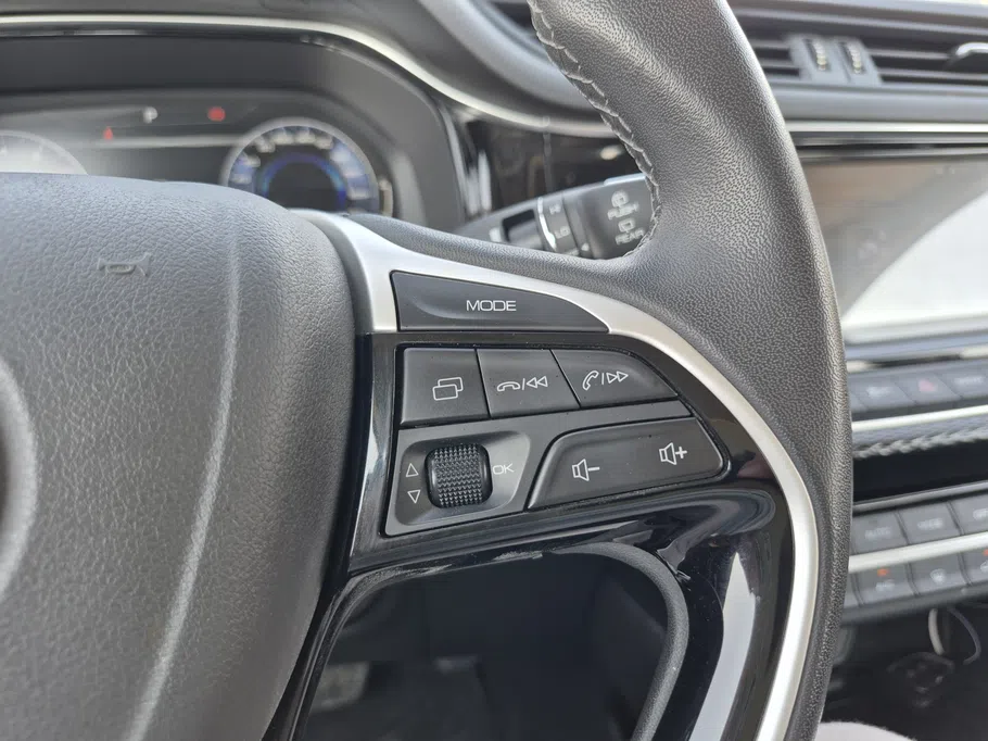 دونج فينج AX7 Mach E1 2022 