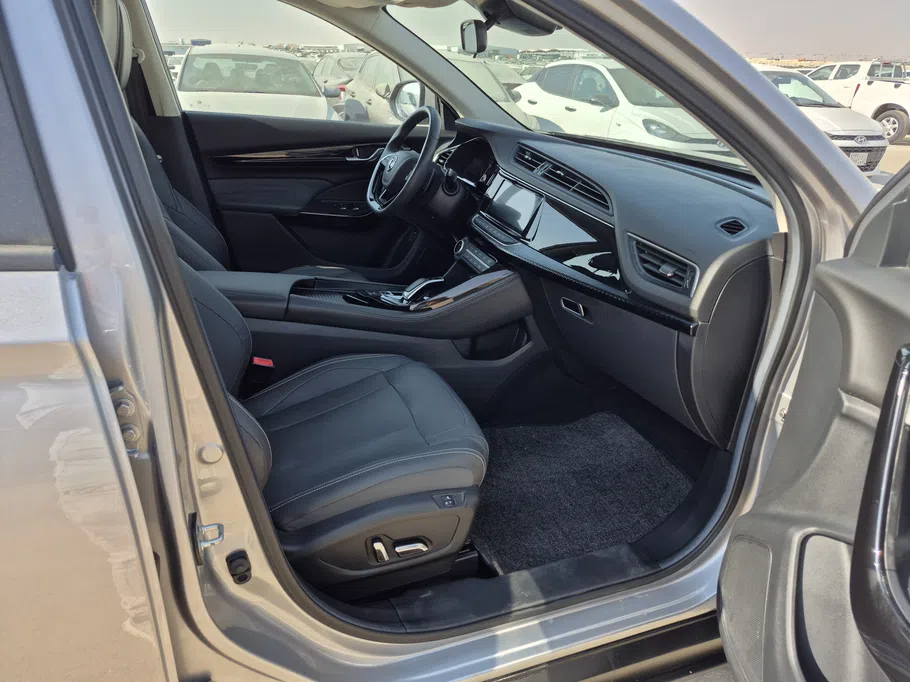 دونج فينج AX7 Mach E1 2022 