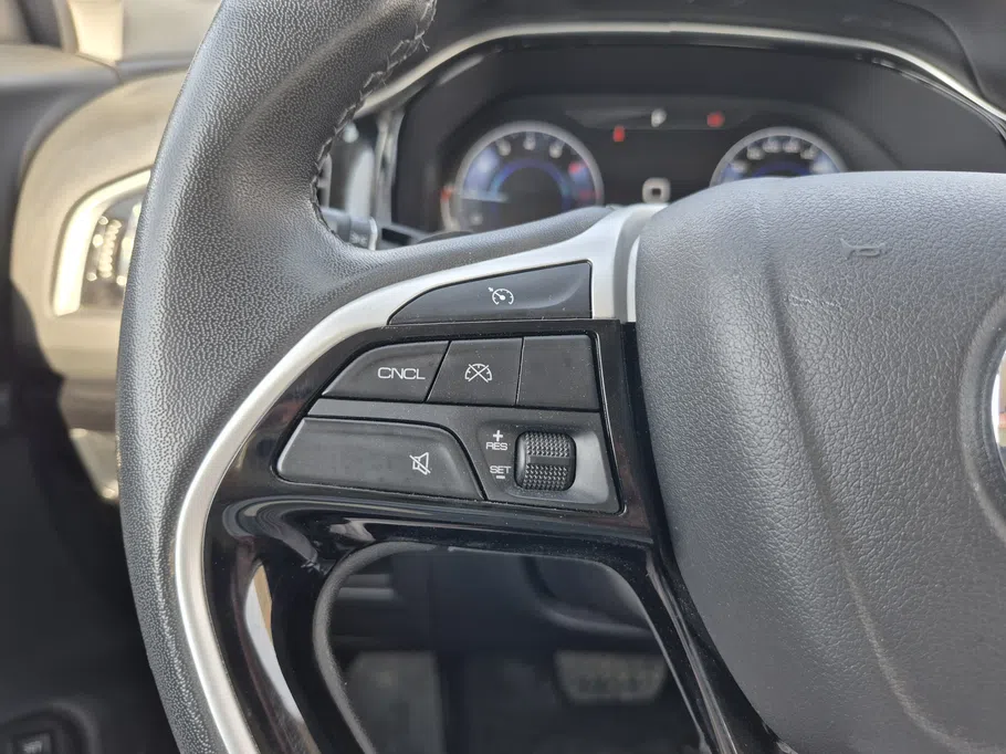 دونج فينج AX7 Mach E1 2022 