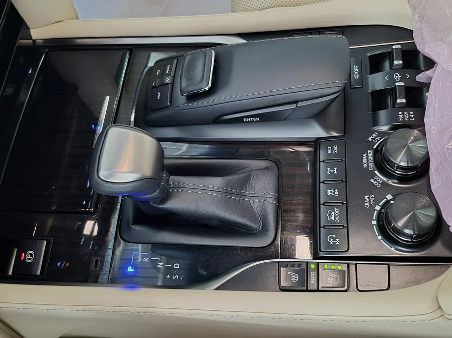 لكزس LX 570 S 2021 