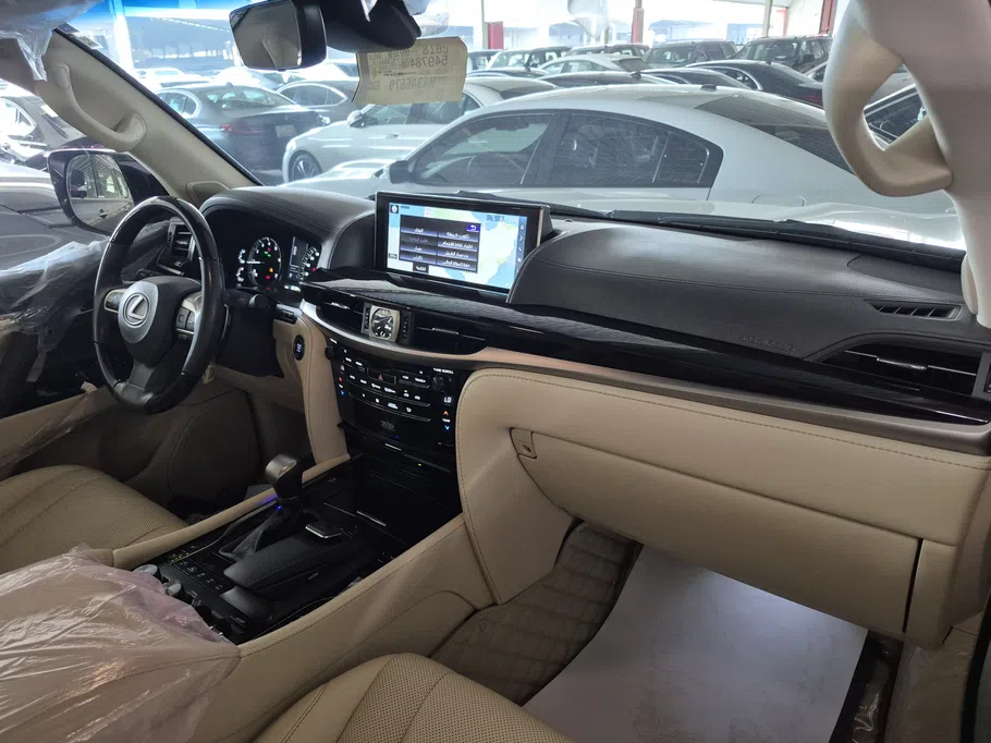 لكزس LX 570 S 2021 