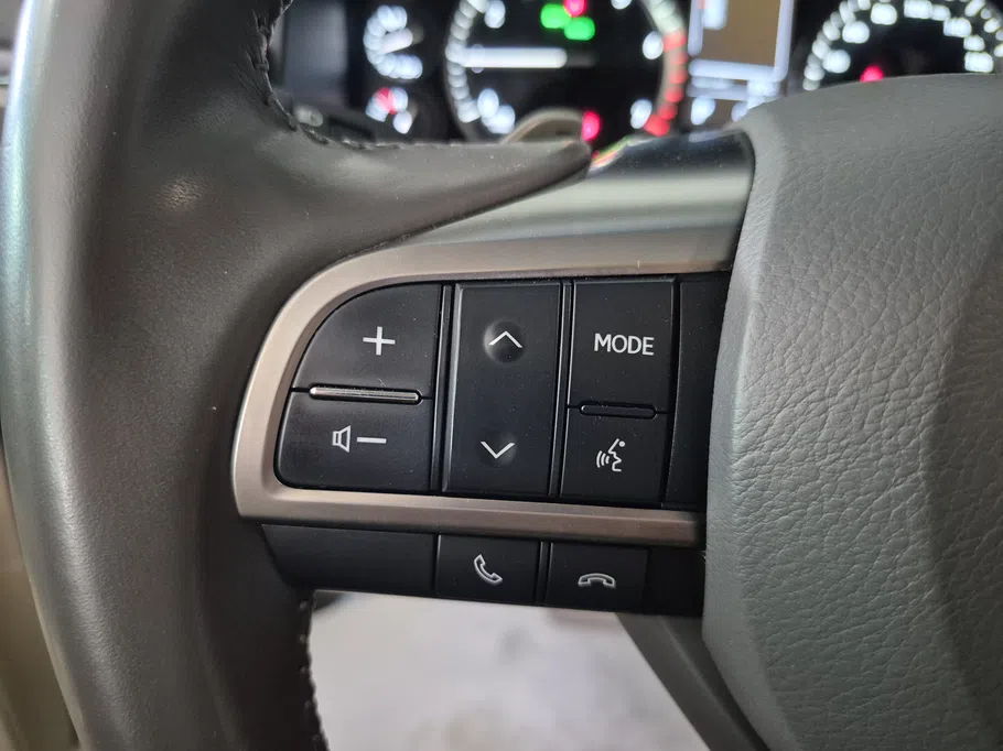 لكزس LX 570 S 2021 