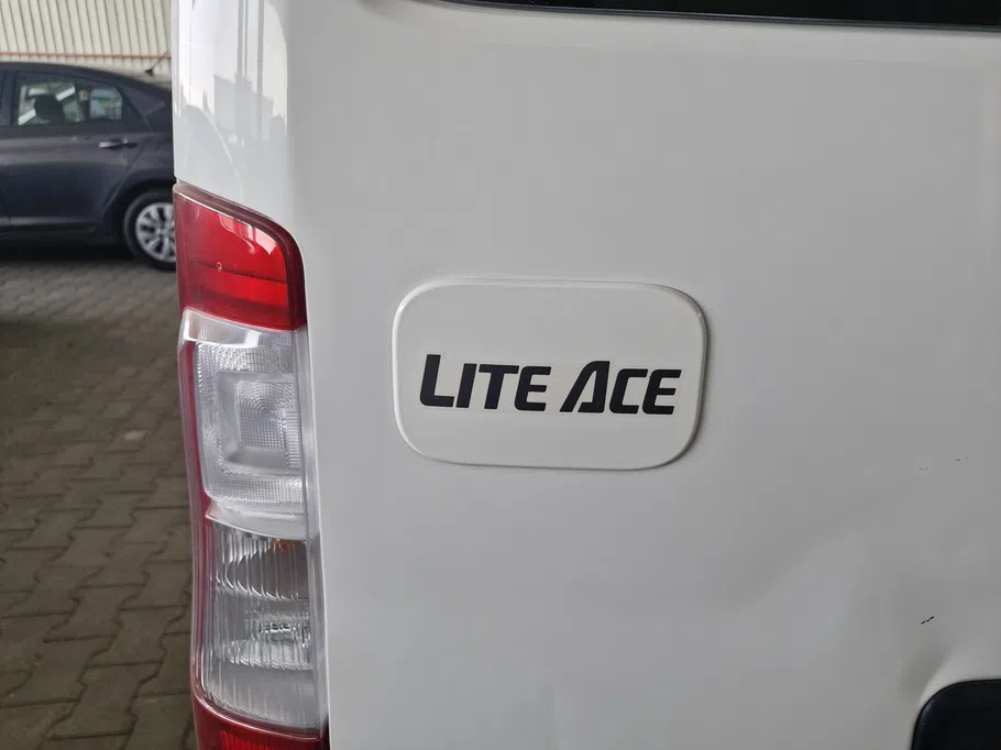 2023 Toyota LiteAce Van 