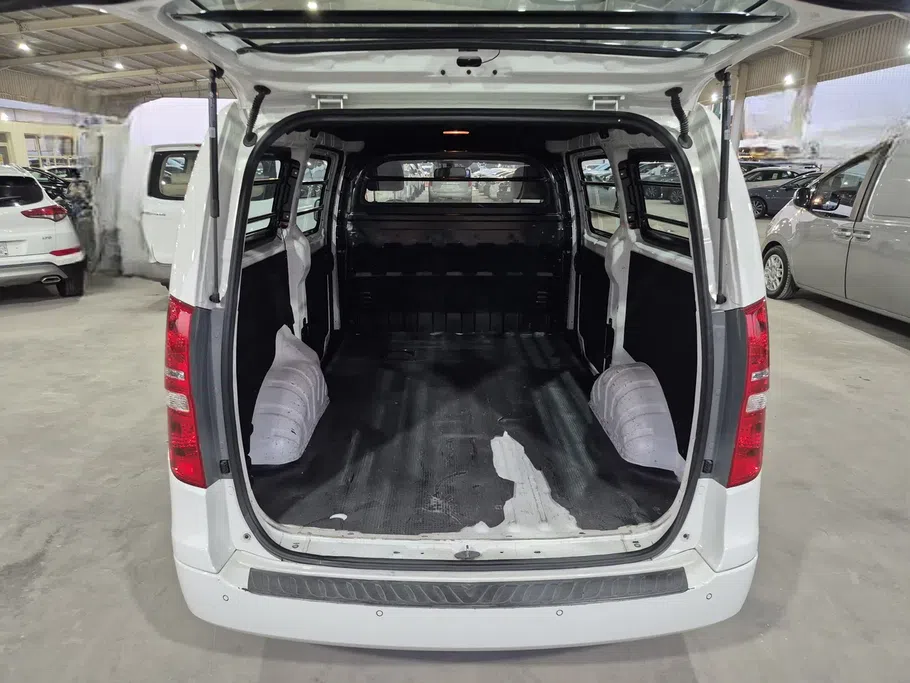 2021 Hyundai Grand Starex cargo 