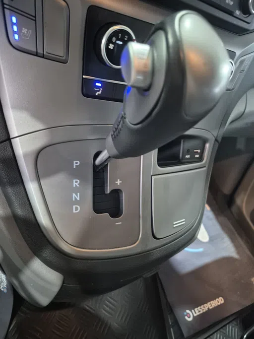 2021 Hyundai Grand Starex cargo 