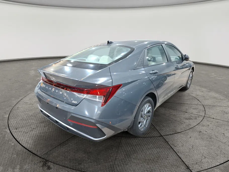 2025 Hyundai Elantra Smart 