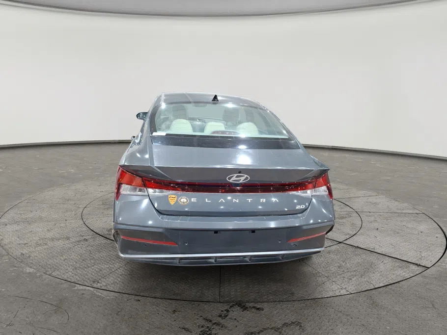 2025 Hyundai Elantra Smart 
