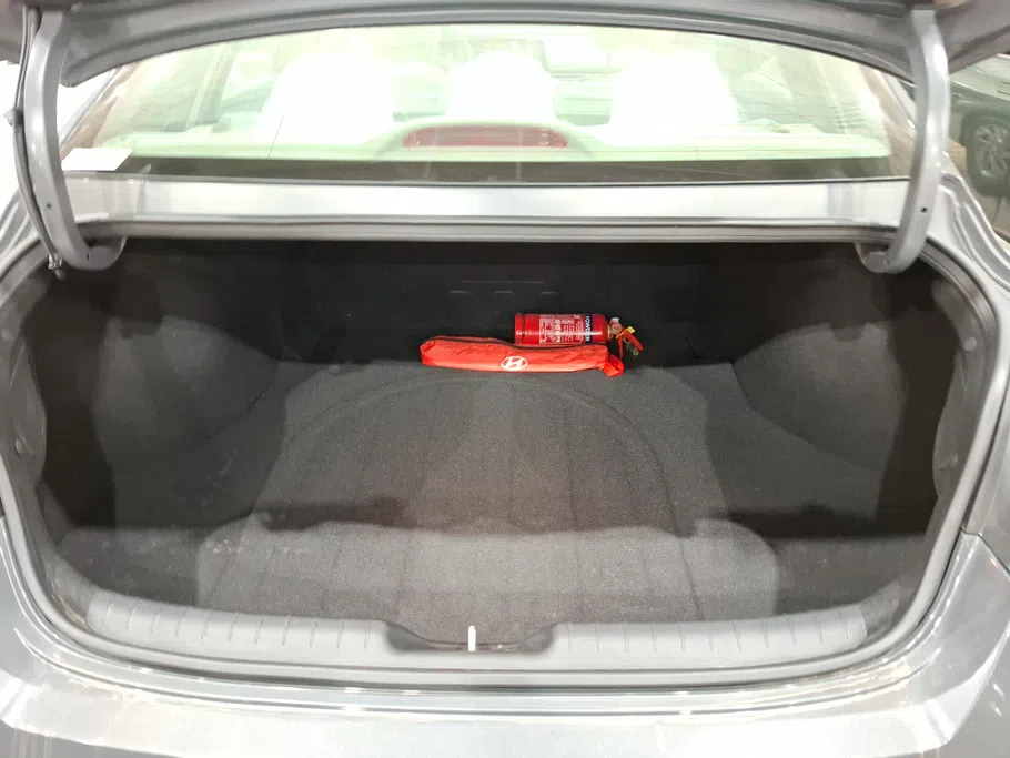 2025 Hyundai Elantra Smart 