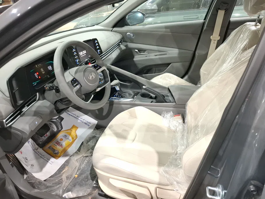 2025 Hyundai Elantra Smart 