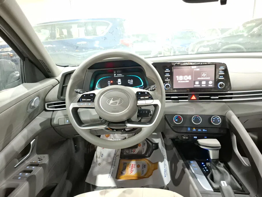2025 Hyundai Elantra Smart 