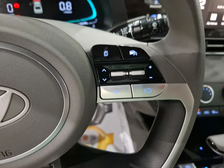 2025 Hyundai Elantra Smart 