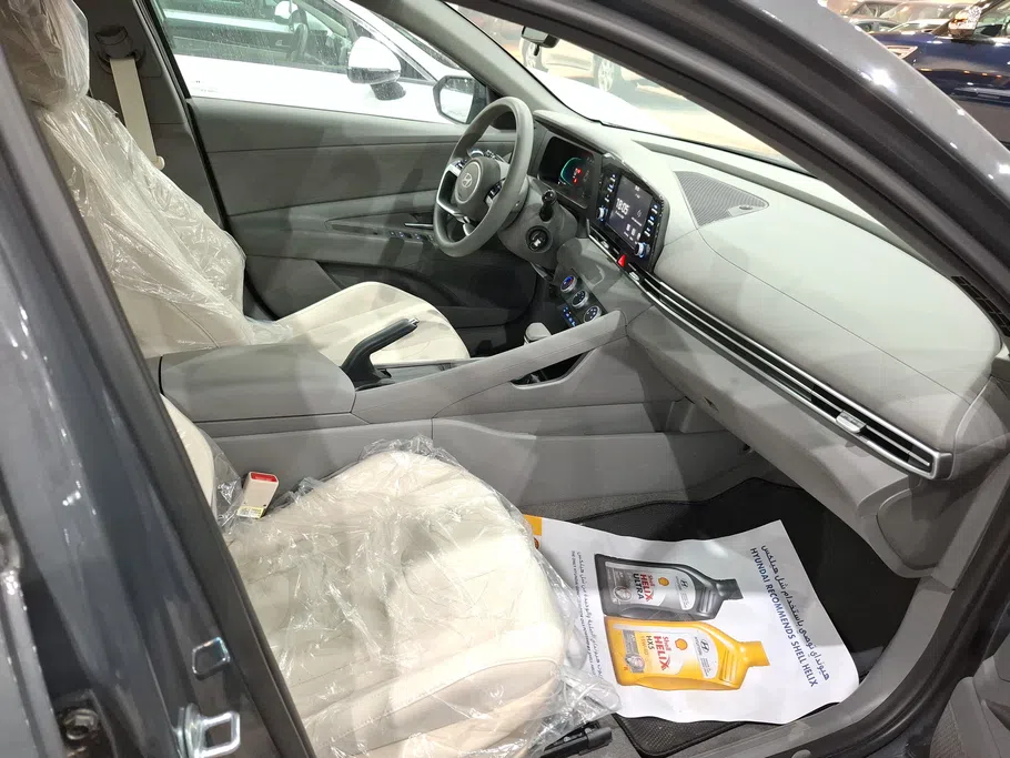 2025 Hyundai Elantra Smart 