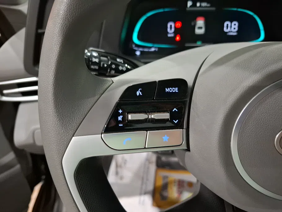 2025 Hyundai Elantra Smart 