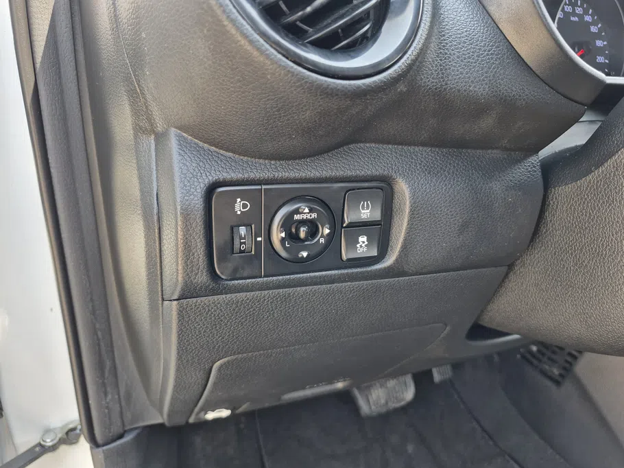 2023 Kia Pegas LX 