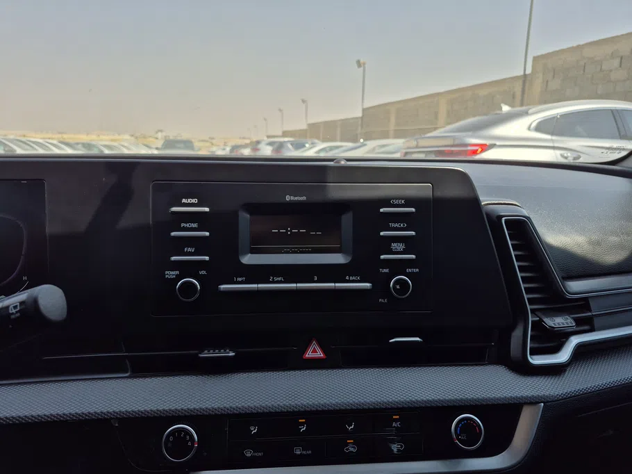 2024 Kia Sportage LX 