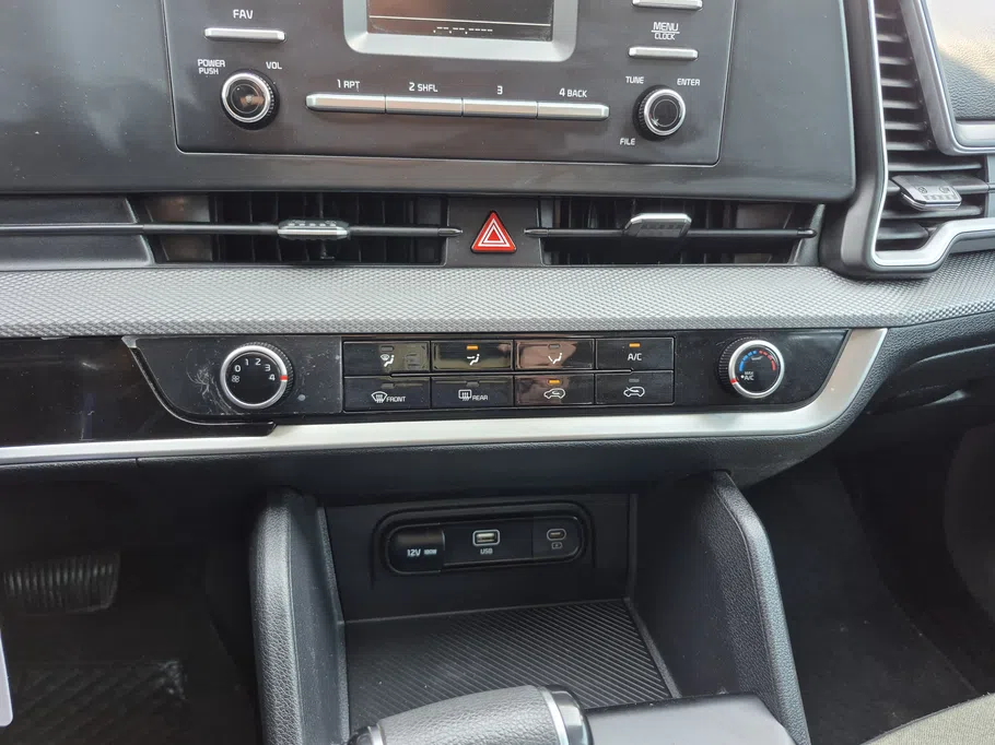 2024 Kia Sportage LX 