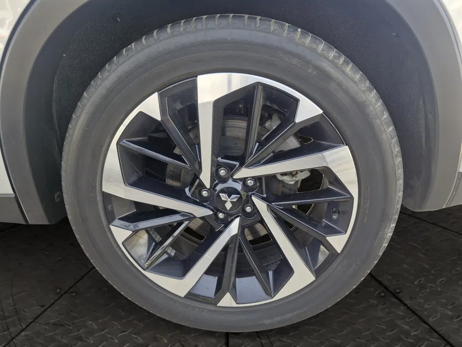 2023 Mitsubishi Outlander CLS 